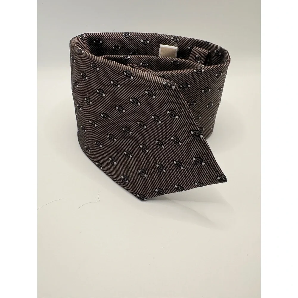 Michael Kors Mens Silk Necktie Brown Geometric Pattern Silk Tie 3.25 Inch Width